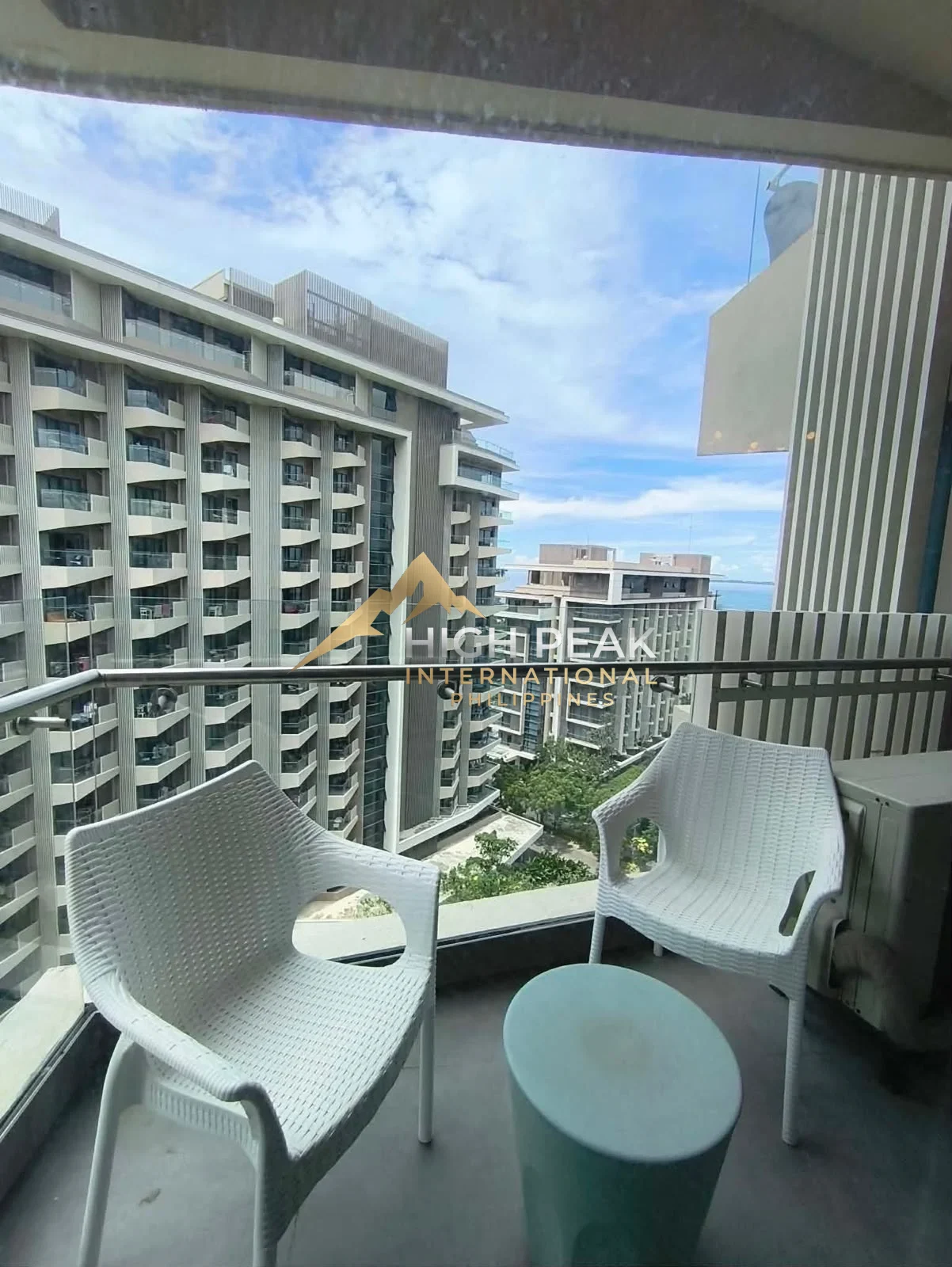 1 bedroom condominium in Cebu City interior photo 1