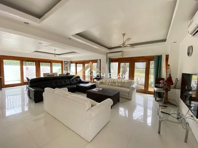 4 bedroom house & lot in Mactan Island property exterior