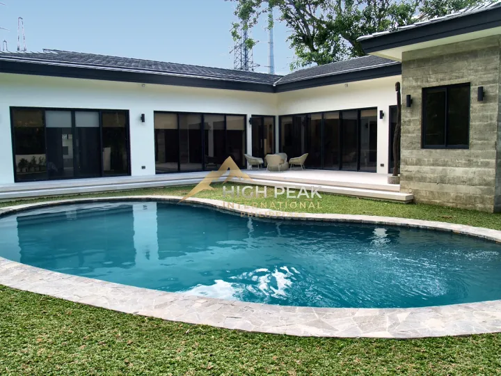 Five Bedroom Single Level Bungalow with Pool | Northtown Homes, Mandaue City | 550 Sqm