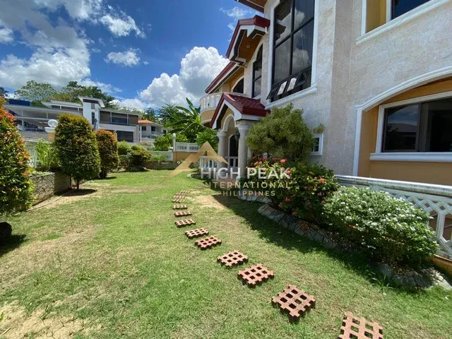 6 bedroom house & lot in Cebu City property exterior