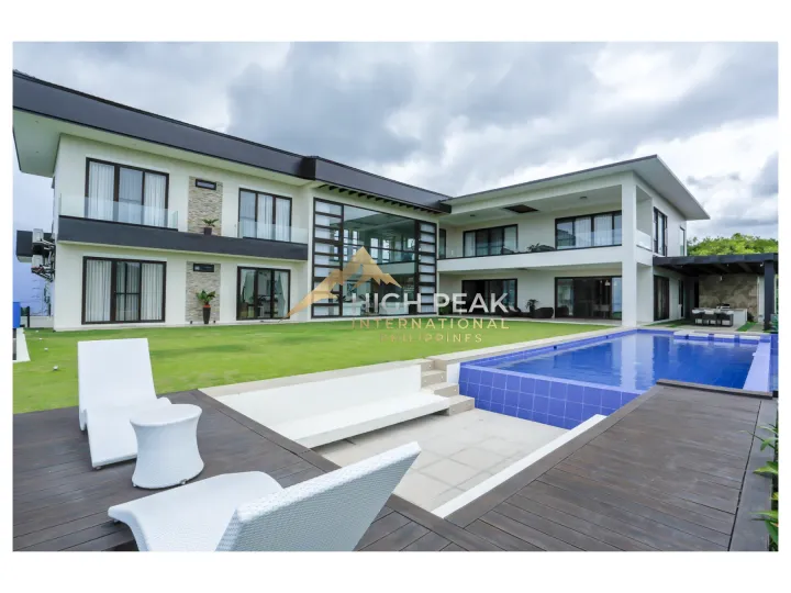 7 bedroom house & lot in Cebu City property exterior