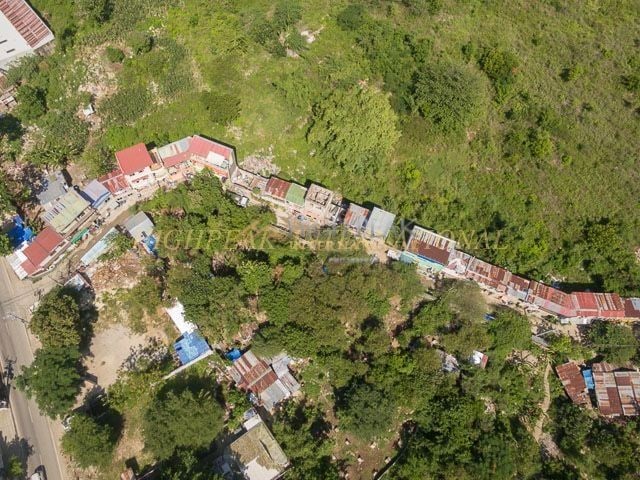 beach properties in Lapu-Lapu City thumbnail photo 12
