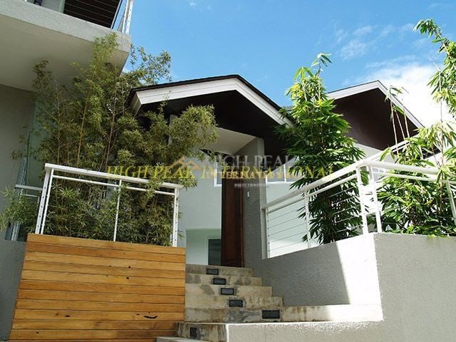 7 bedroom house & lot in Cebu City thumbnail photo 3