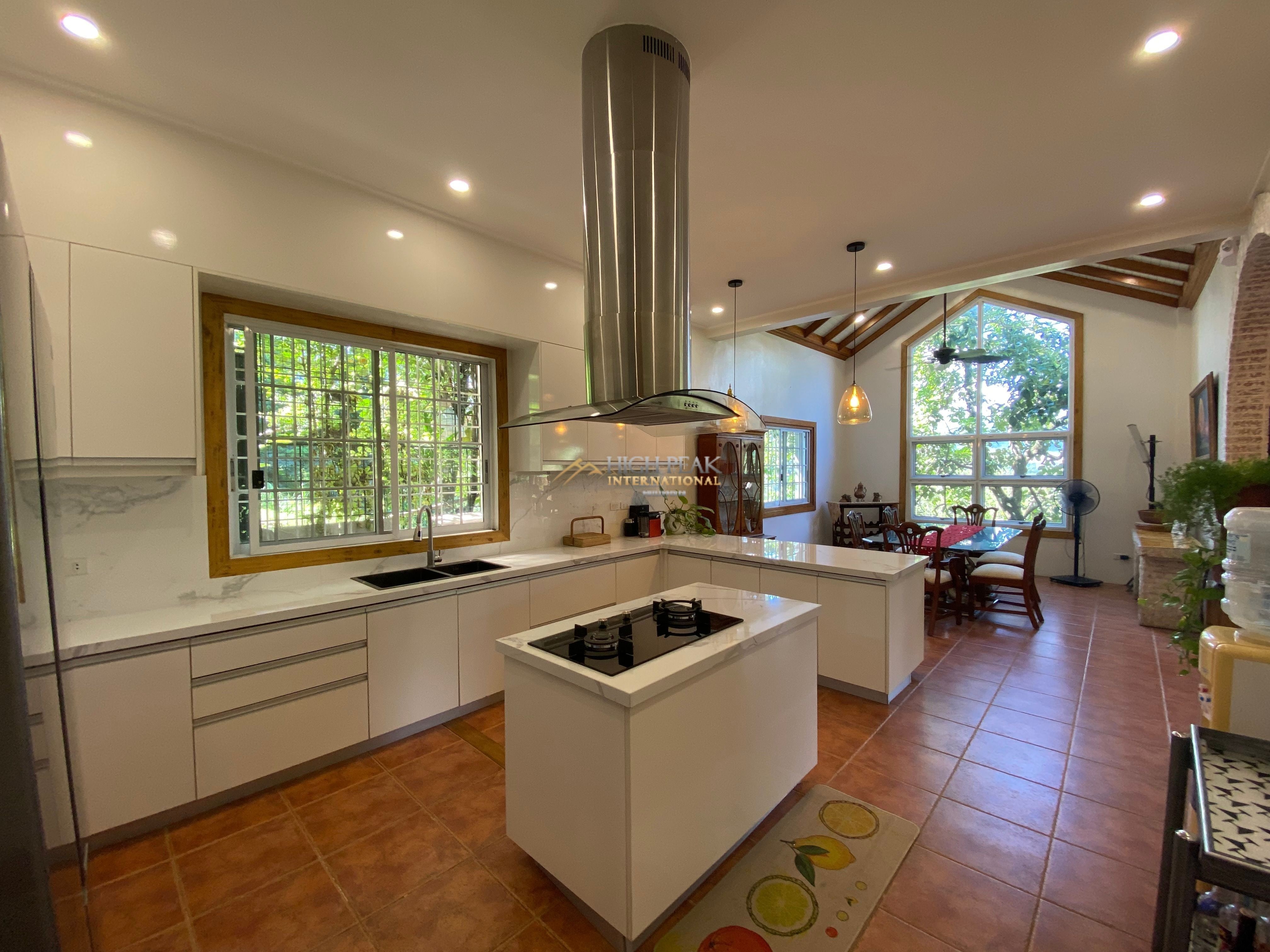 7 bedroom house & lot in Cebu City thumbnail photo 7