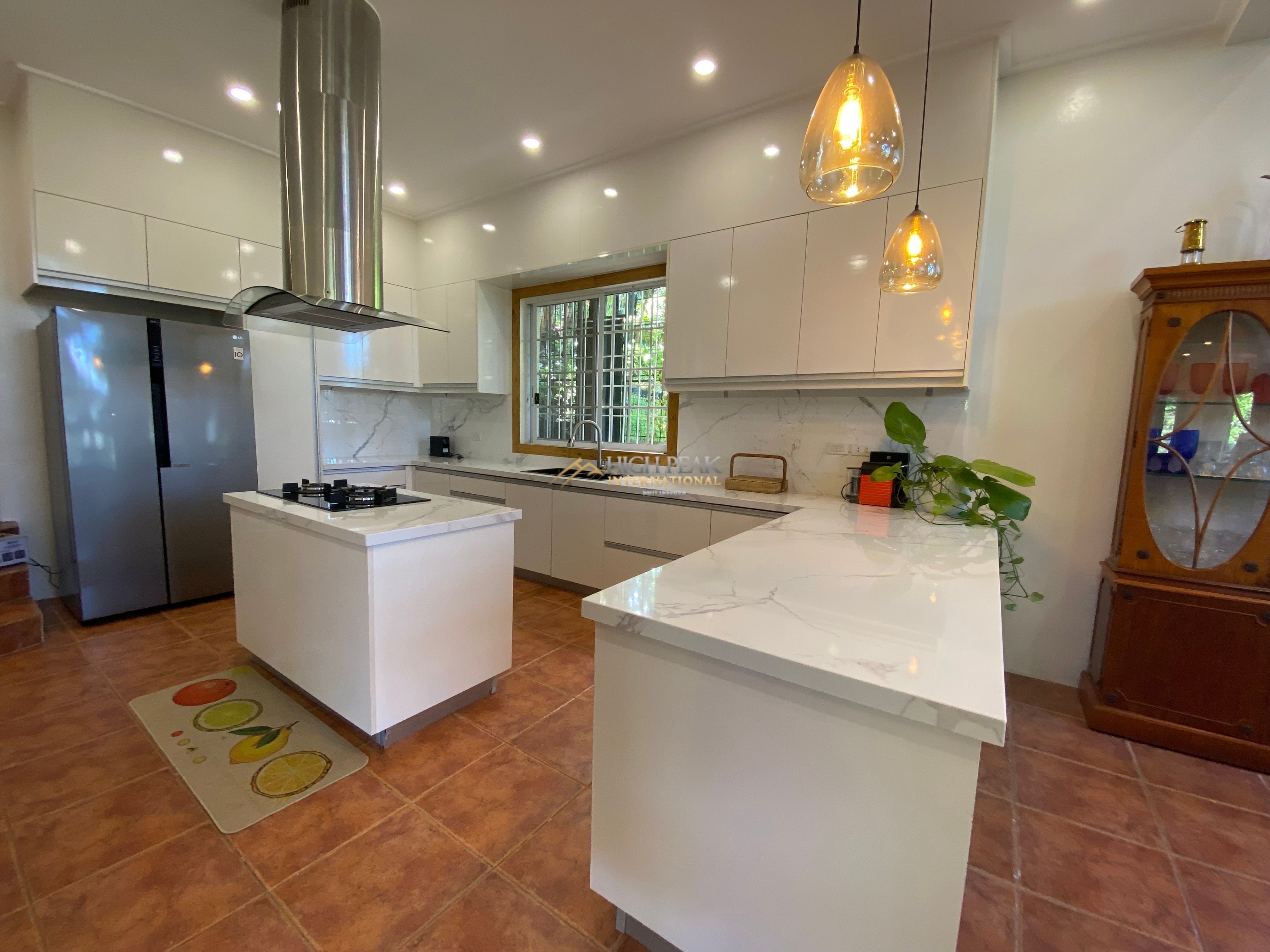 7 bedroom house & lot in Cebu City thumbnail photo 9