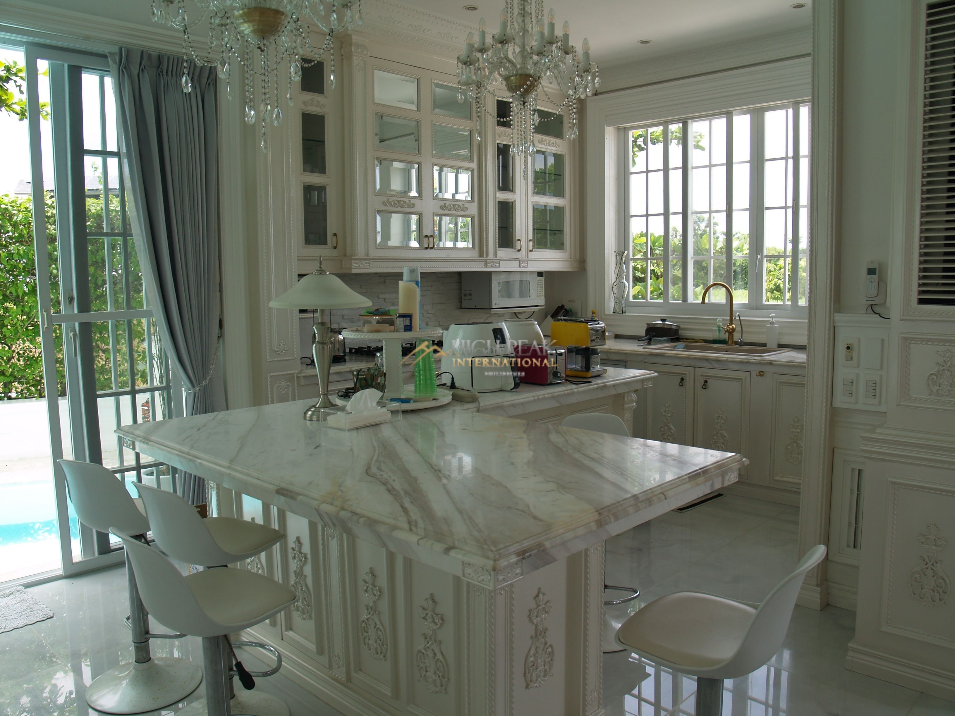 European-Style 5 Bedroom Home with Sea View in Amara, Liloan, photo 2