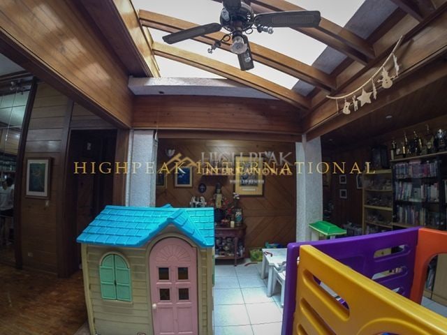 5 bedroom house & lot in Cebu City thumbnail photo 4