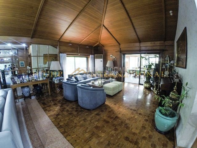 5 bedroom house & lot in Cebu City thumbnail photo 8