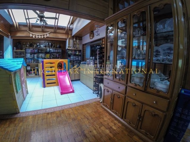 5 bedroom house & lot in Cebu City thumbnail photo 10