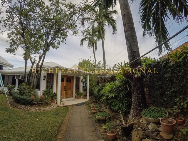 5 bedroom house & lot in Cebu City property exterior