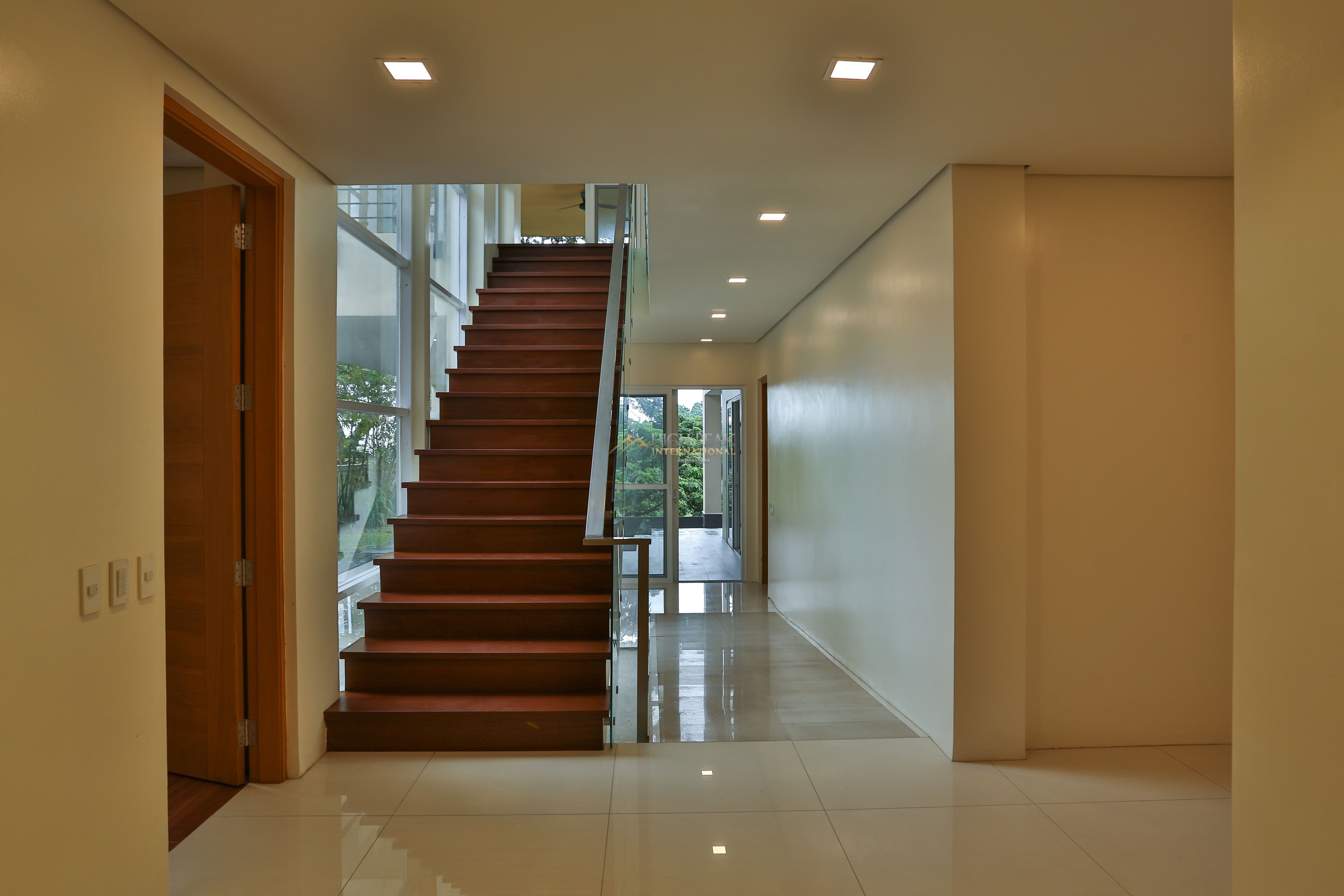 5 bedroom house & lot in Cebu City thumbnail photo 6