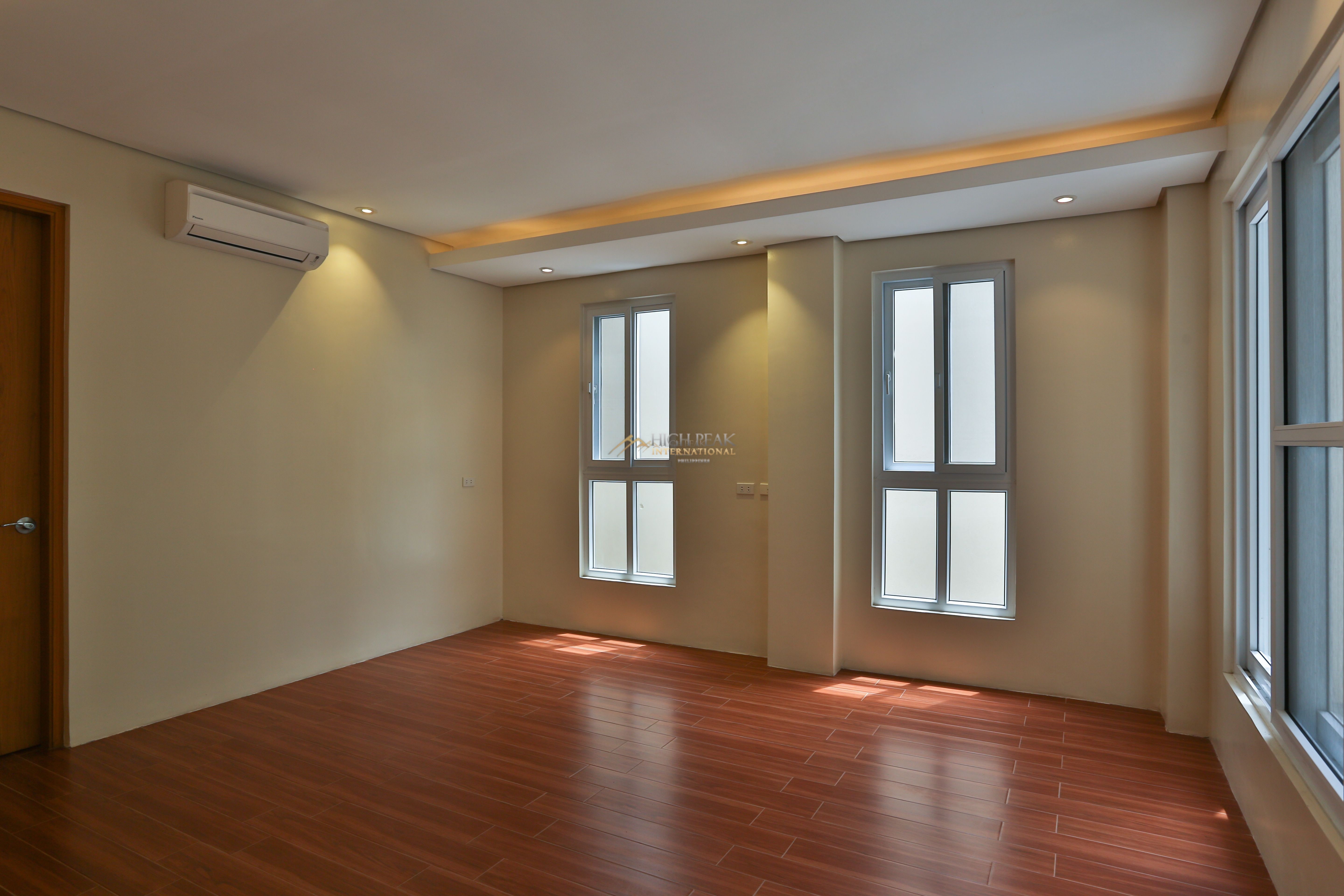 5 bedroom house & lot in Cebu City thumbnail photo 8