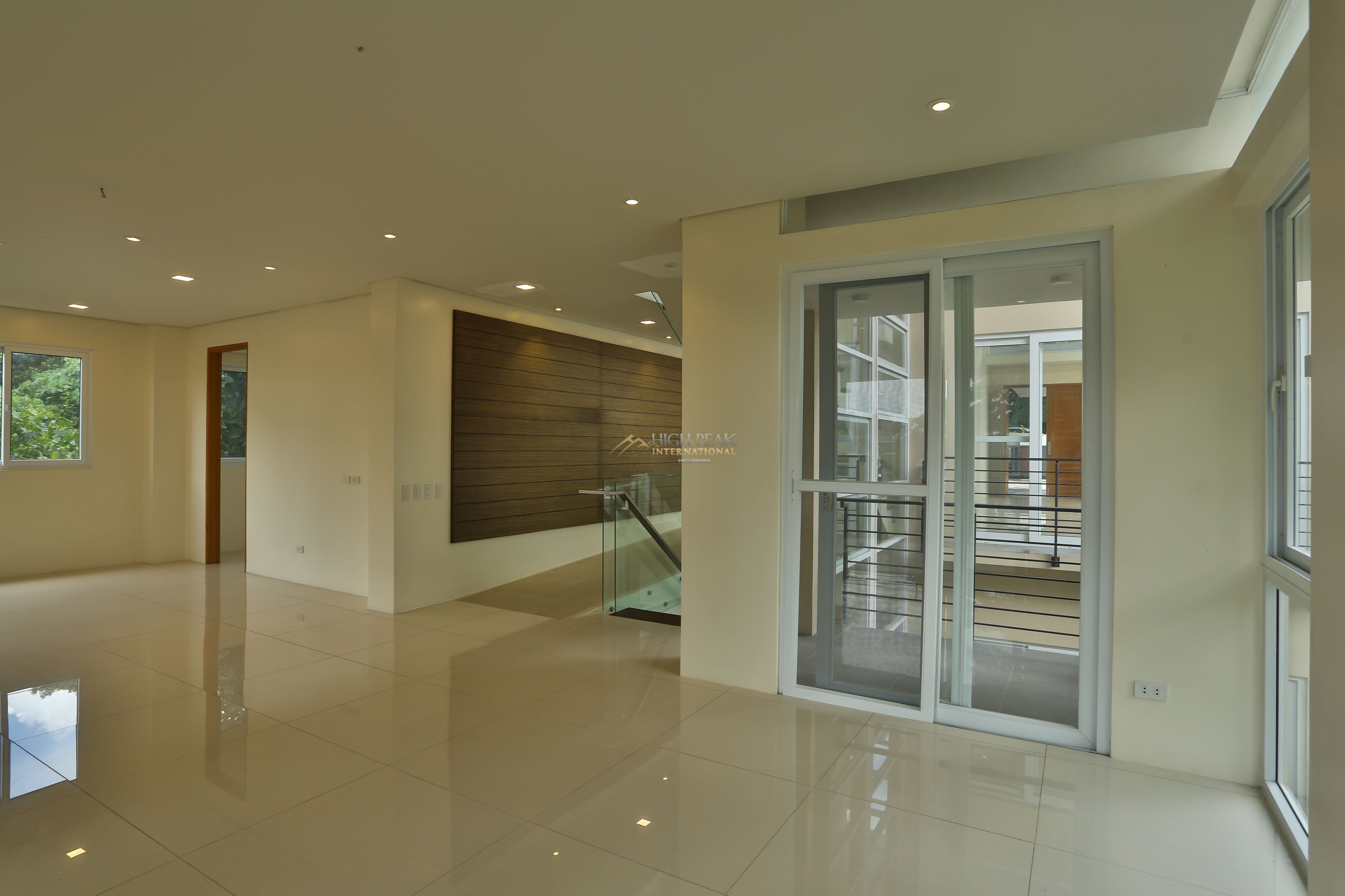 5 bedroom house & lot in Cebu City thumbnail photo 10
