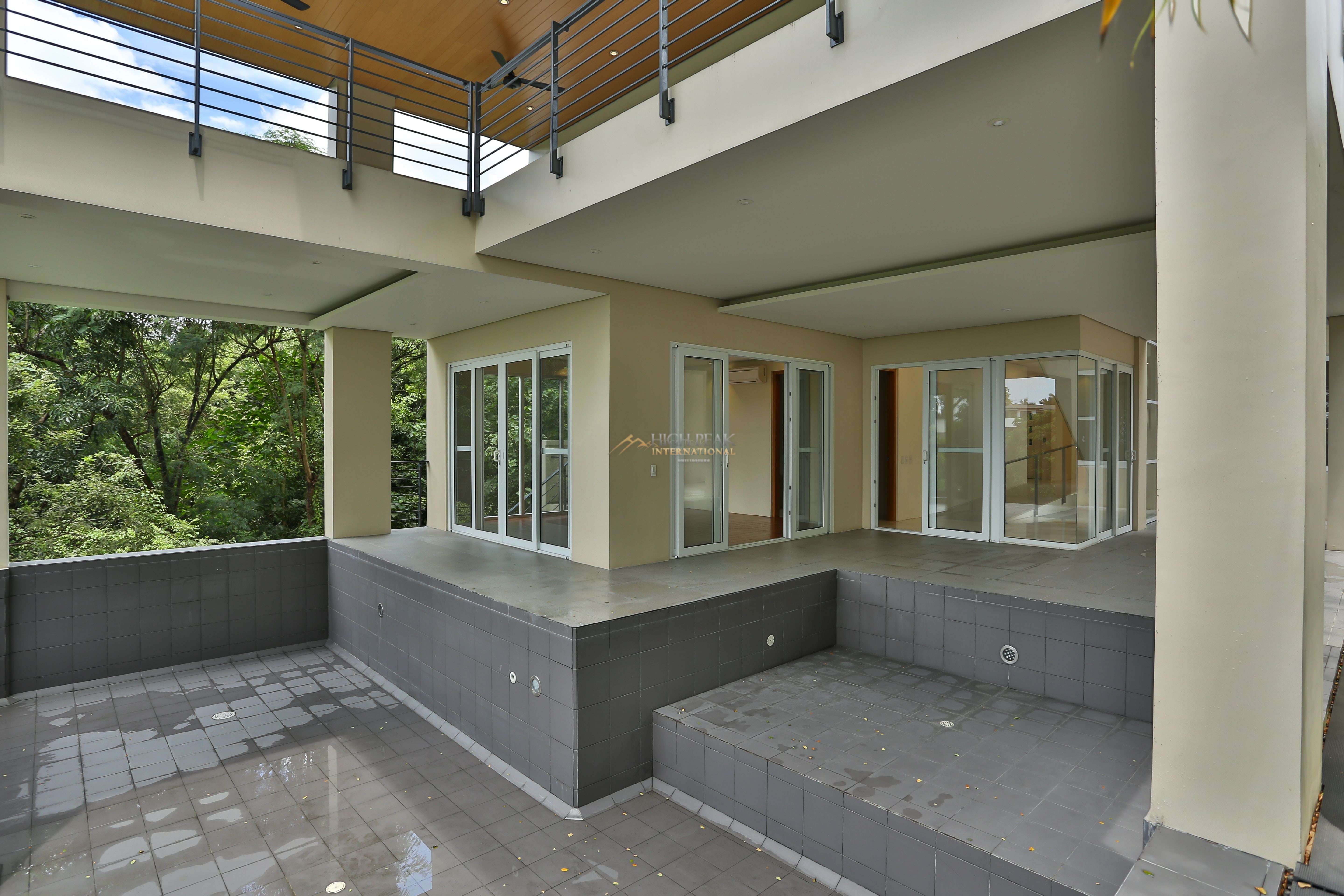 5 bedroom house & lot in Cebu City thumbnail photo 12