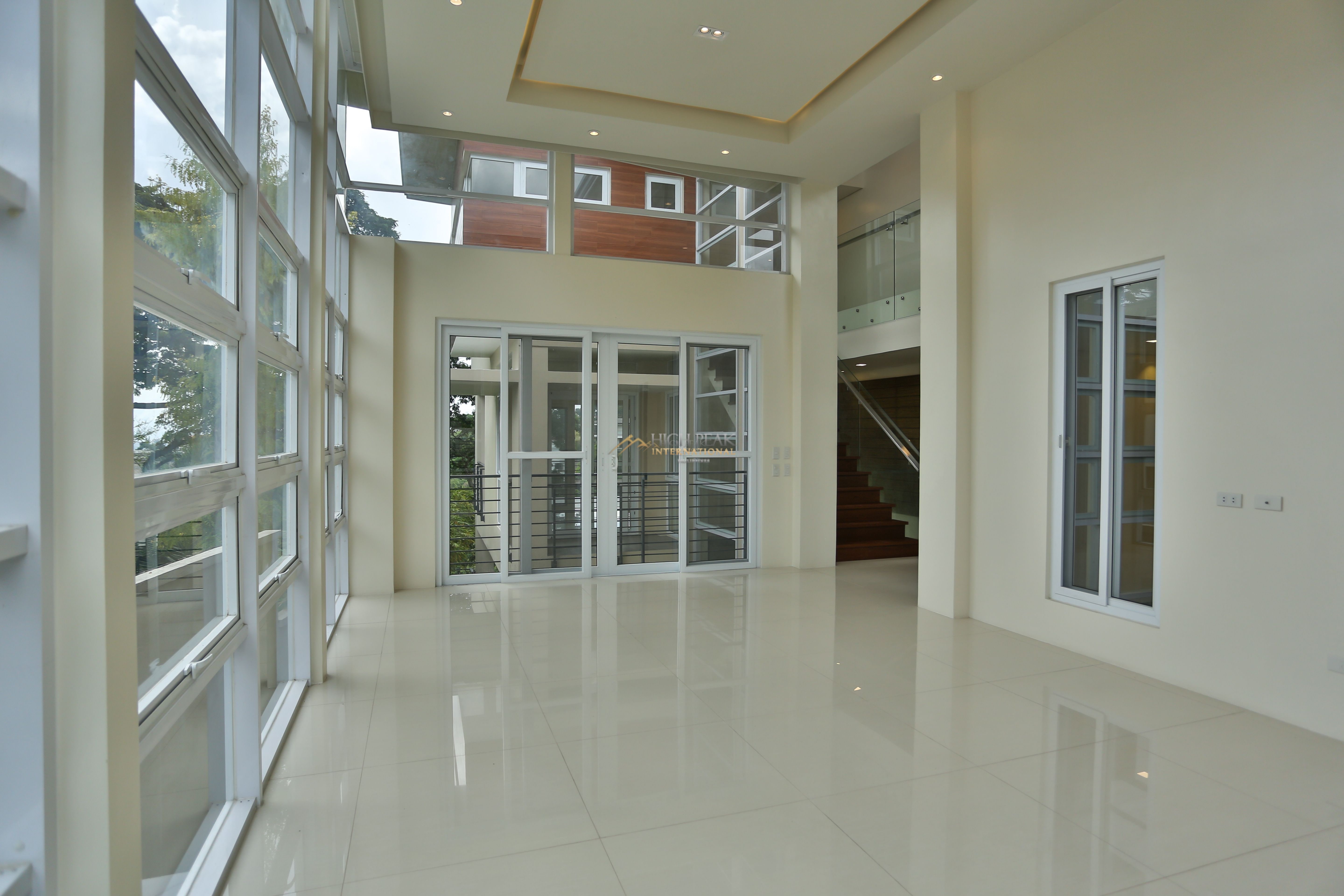 5 bedroom house & lot in Cebu City property exterior