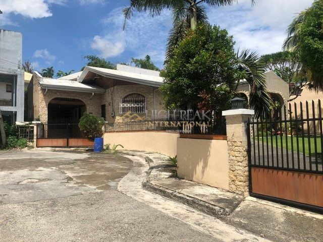 3 bedroom house & lot in Cebu City property exterior