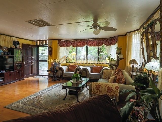 5 bedroom house & lot in Cebu City thumbnail photo 4