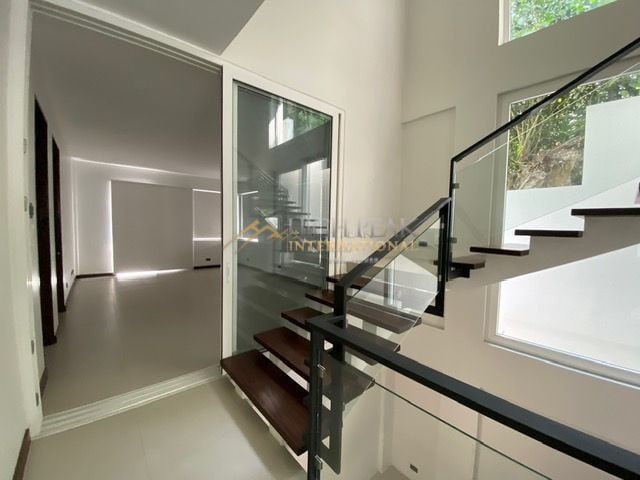 6 bedroom house & lot in Cebu City thumbnail photo 5