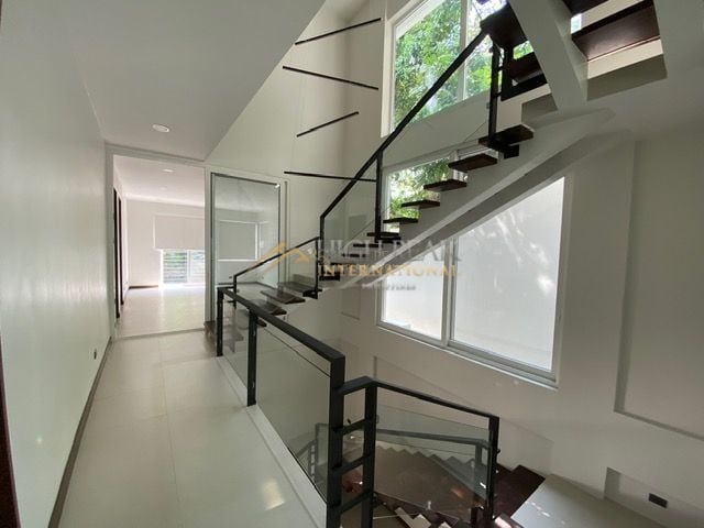 6 bedroom house & lot in Cebu City thumbnail photo 7