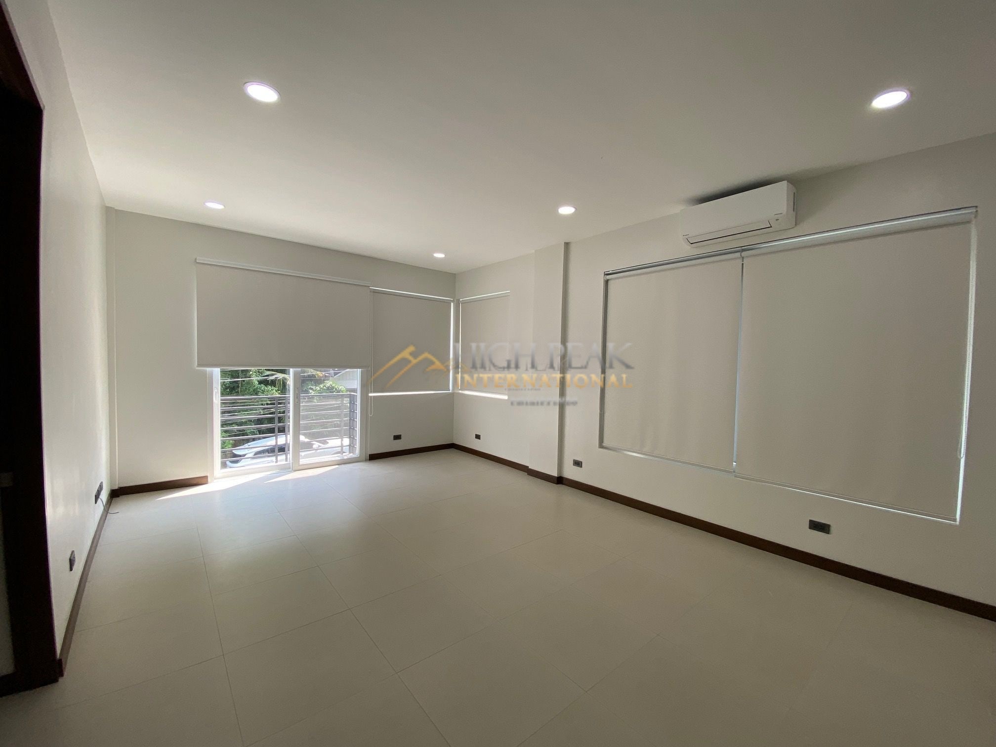 6 bedroom house & lot in Cebu City thumbnail photo 11