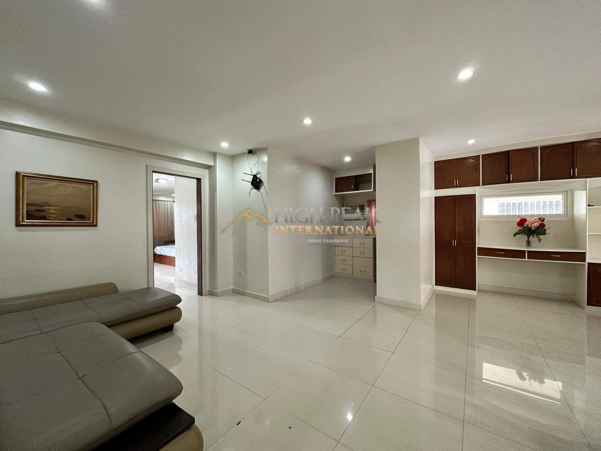 6 bedroom house & lot in Cebu City thumbnail photo 5