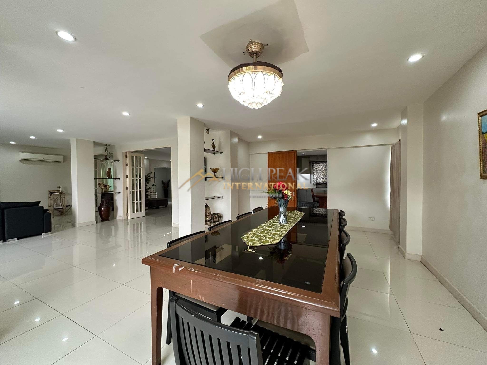 6 bedroom house & lot in Cebu City thumbnail photo 6