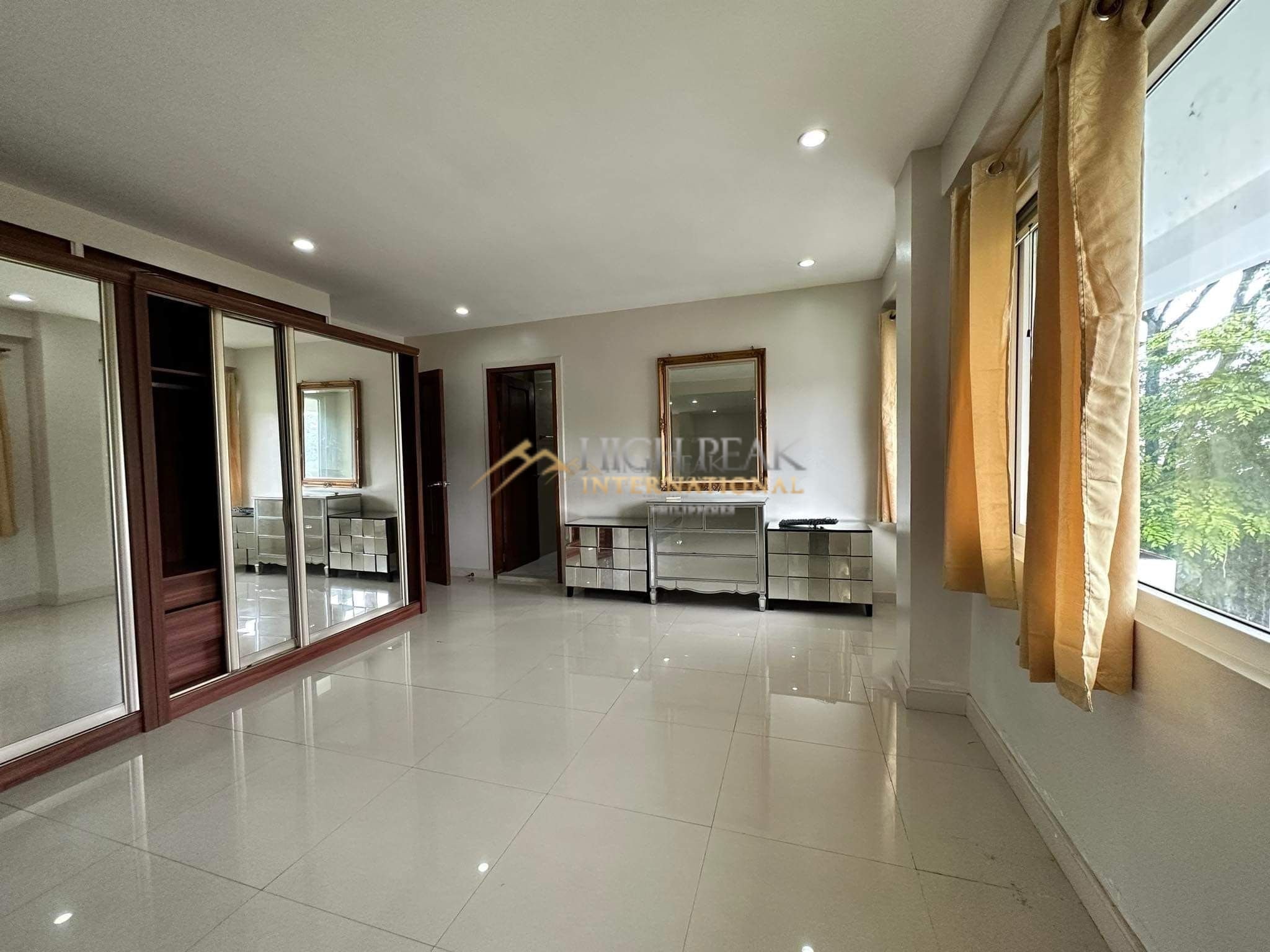6 bedroom house & lot in Cebu City thumbnail photo 10