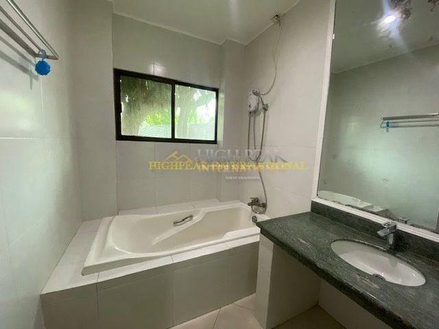 6 bedroom house & lot in Mactan Island thumbnail photo 8