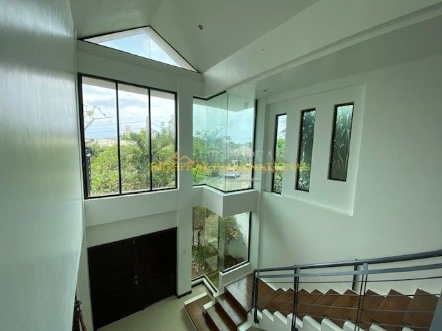 6 bedroom house & lot in Mactan Island thumbnail photo 9