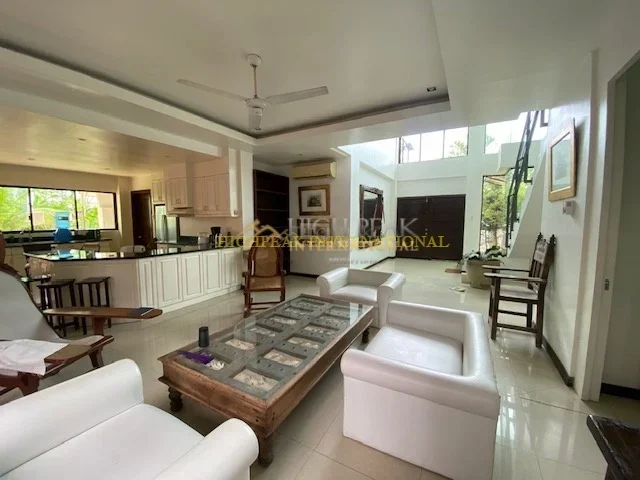 6 bedroom house & lot in Mactan Island property exterior